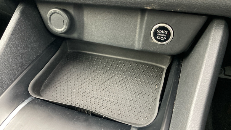 Nissan Qashqai 1.3 DiG-T MH Acenta Premium 5dr Petrol Hatchback